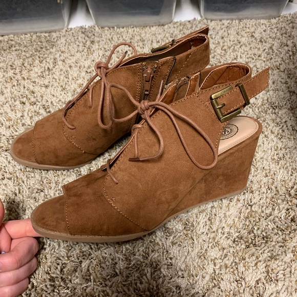 Suede wedge sandals - Picture 4 of 4